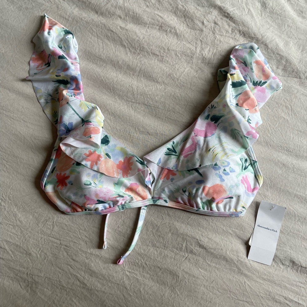 Abercrombie women’s swim top with tags